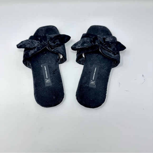 I-N-C Black Velvet Flat Sandals/Slippers with a Bow Design - Picture 2 of 3